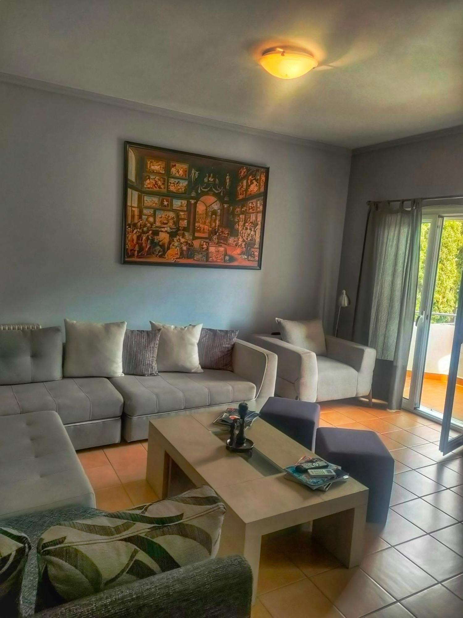 Home4U, Just 7Km From Airport Markópoulon 外观 照片